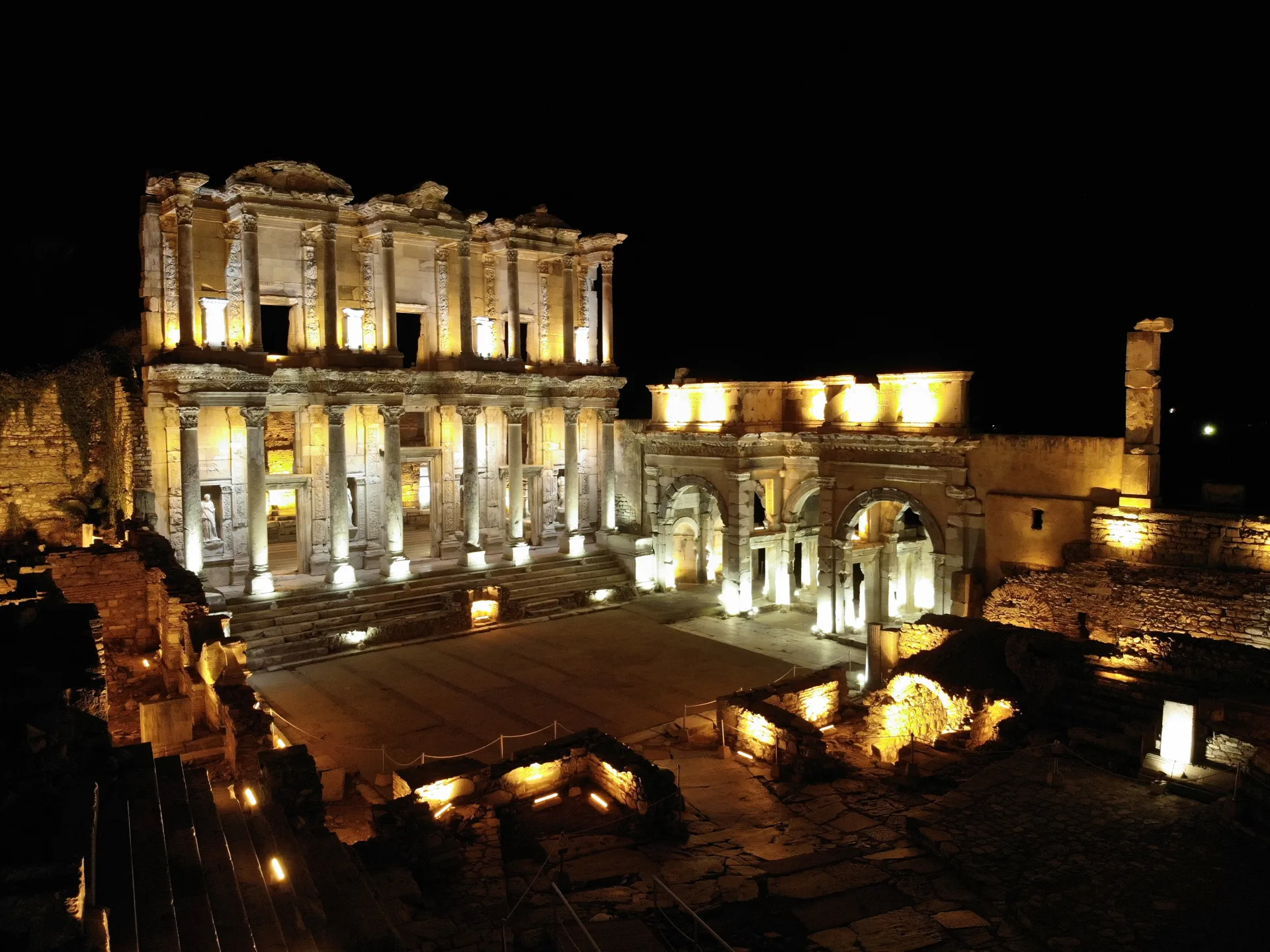 Efes Antik Kenti Aydınlatma Projesi Gündüz & Gece